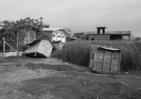HUT SUBMERGED IN MUD Foto stock
