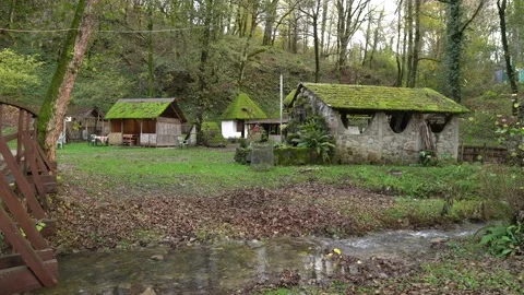 Hut in village 库存影片 175211408