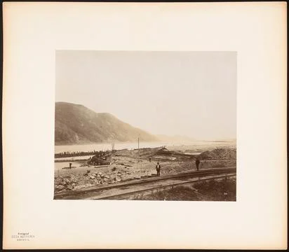 Hutterer Za, sheet piling on the iron gate (without dat.): Canal constructi.. Foto stock