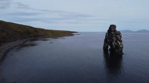 Hvítserkur stack, Iceland Video stock 210451903