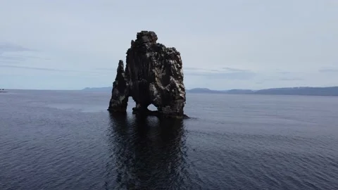 Hvítserkur stack, Iceland 動画素材 210454523