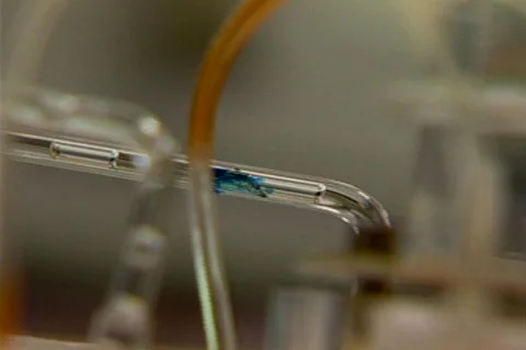 HW bubbles through tubes 1 Video stock 490709