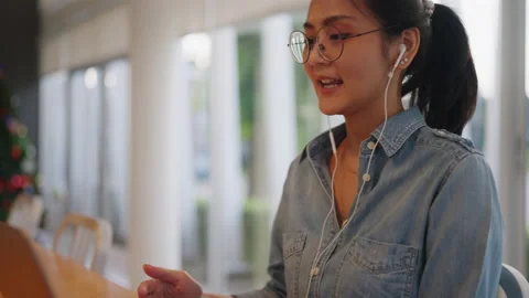 Hybrid workplace remote work at cafe workspace for anywhere workforce. 스톡 동영상 176215513