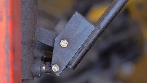 Hydraulic Engine Hoist Video stock 98282460