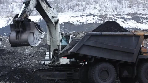 Hydraulic excavator loading dumper coal Stock-Footage 47368166