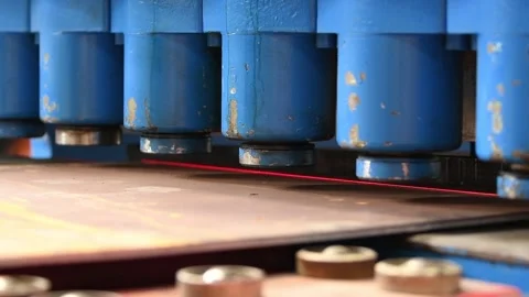 Hydraulic guillotine shear machine for sheet metal cutting Stock Footage 90895101