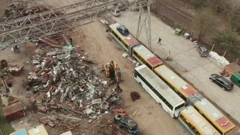 Hydraulic Machinery Sorting Out Old Cars at the Junkyard 動画素材 165990004