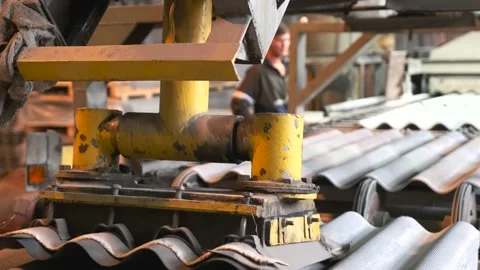 Hydraulic Press Video stock 160486690