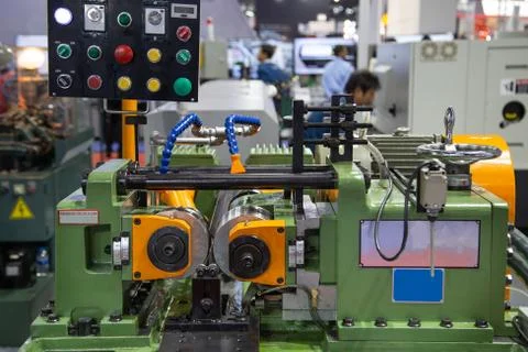 Hydraulic thread rolling machine 写真素材