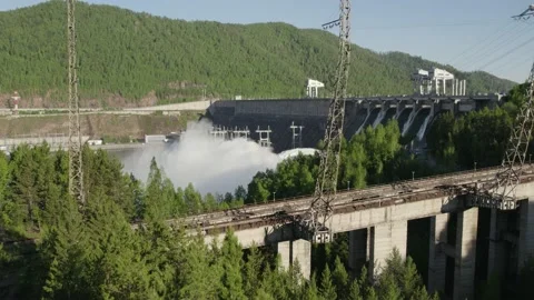 Hydroelectric dam on the river 库存影片 155531109