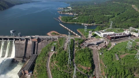 Hydroelectric dam on the river 库存影片 155771129