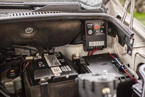 Hydrogen system control unit in the car engine Foto stock