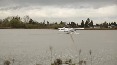 Hydroplane floatig water surface ready for taking off Stock Footage 98568952