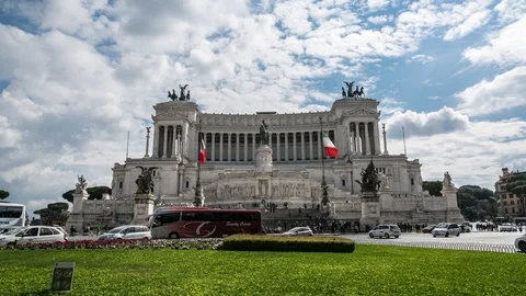 Hyper lapse of The Altare della Patria in Rome Stockbeeldmateriaal 86994558
