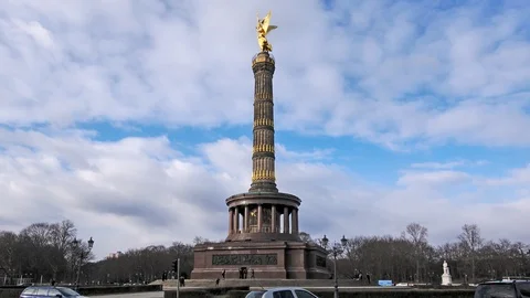 Hyper lapse of Berlin landmark triumphal column victory column Stock Footage 89031670