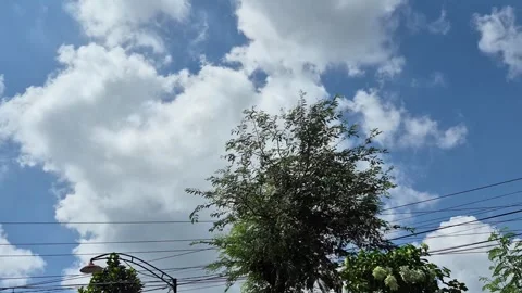 Hyper lapse clouds Video stock 333881634