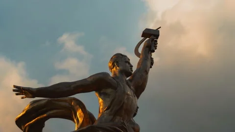 Hyper lapse famous soviet monument Worker and Collective Farm Woman, it was c Video stock 219671845