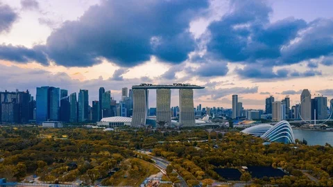Hyper lapse of Gardens by the bay. Stock Footage 123945114