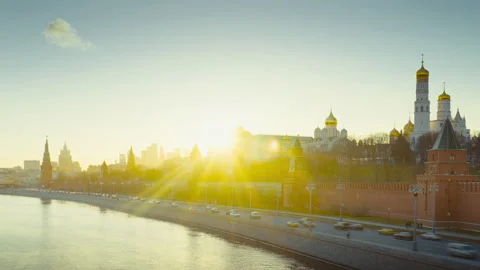 Hyper lapse of the Moscow river and the Kremlin palace, Russia Video stock 155969365