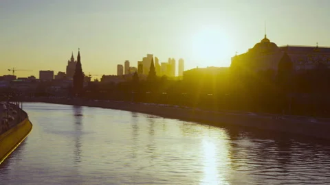 Hyper lapse of the Moscow river and the Kremlin palace, Russia Stock Footage 155996907