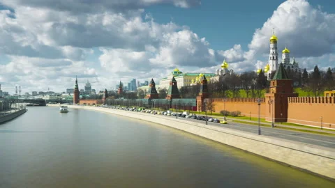 Hyper lapse of the Moscow river and the Kremlin palace, Russia Stock Footage 165587018
