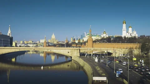Hyper lapse of the Moscow river and the Kremlin palace, Russia Stock Footage 165587191