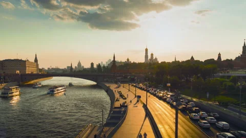Hyper lapse of the Moscow traffic and the Kremlin palace, Russia Video stock 225302914