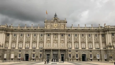 Hyper Lapse of Royal Palace of Madrid: Spanish Architectural Landmark. Vidéo 252604257