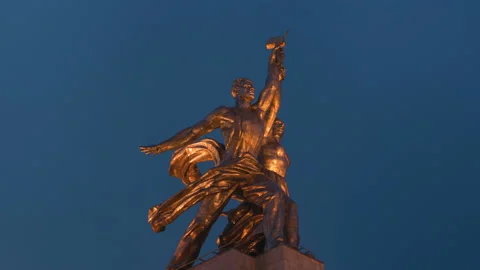 Hyper lapse soviet monument Worker and Collective Farm Woman, Moscow, Russia Video stock 220189947