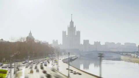 Hyper lapse of spring morning river, Kotelnicheskaya Embankment, from big bri Stock Footage 160194014