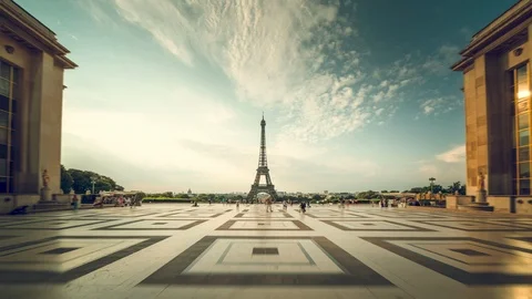 Hyper lapse, sunrise of Eiffel tower from Trocadero. Paris, France Video stock 118237747