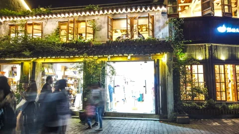 Hyper lapse of Suzhou ancient street at night,Jiangsu. Stockbeeldmateriaal 107558747