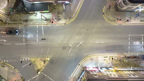 Hyper lapse traffic intersection point in the capital city on night Stock-Footage 171930664