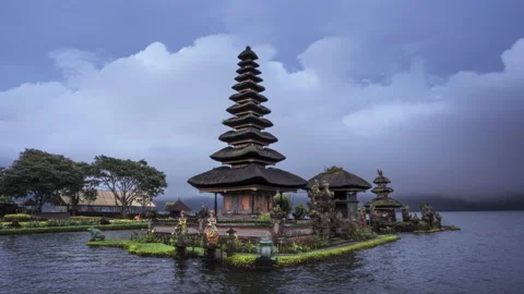 Hyper lapse Ulun Danu Beratan Temple and Beratan Lake , Bali Stock Footage 118235544