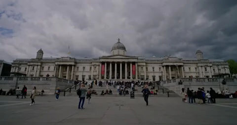 Hyper lapse view of National Gallery, Trafalgar Square with fountain, Time L Stock-Footage 149875829