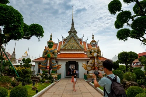 Hyper Lapse of  Wat Arun Bangkok -Temple Demon Guardian. Thailand Stock Footage 125052293