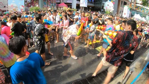 Hyper lapse of Water fight in Buddhist New Year Thailand Stock-Footage 106439886