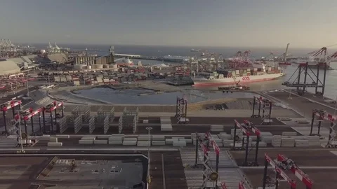 Hyper time lapse aerial loading containers international import export business Vidéo 82682672