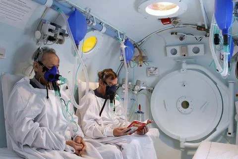  Hyperbaric chamber Hyperbaric Oxygen Therapy Center. Hyperbaric oxygen th... Stock Photos