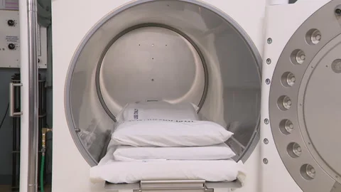 Hyperbaric oxygen chamber Stock Footage 256549115