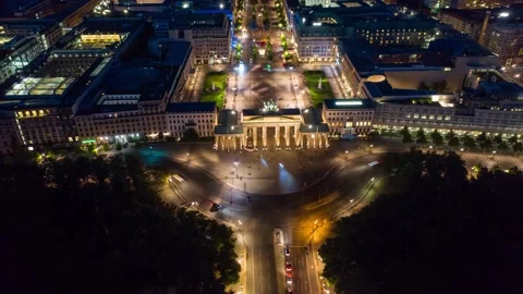 Hyperlapse above Berlin Brandenburg Gate at nights. Aerial view 動画素材 146256941