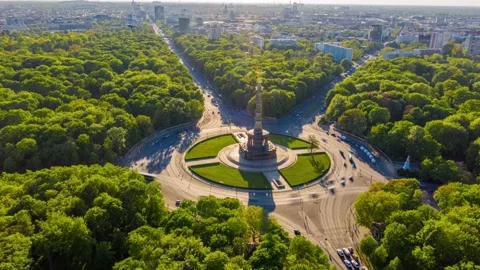 Hyperlapse Aerial view of Berlin Victory Column roundabout, Germany Video stock 144298974