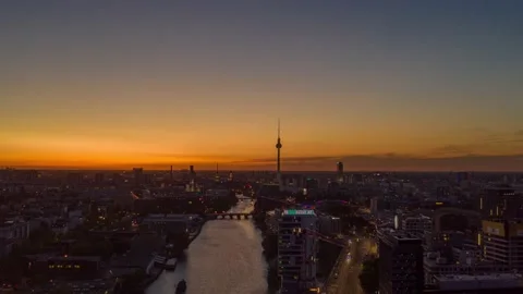 Hyperlapse aerial view of central Berlin on sunstet in Spring, including river Stock-Footage 144298484