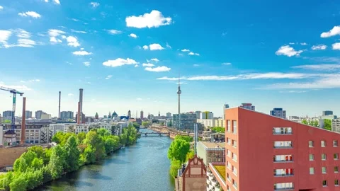 Hyperlapse aerial view of central Berlin on a bright day in Spring, including Видео 144298862