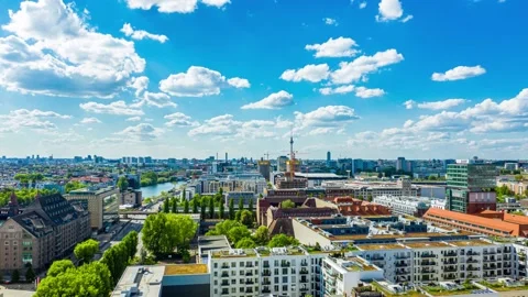 Hyperlapse aerial view of central Berlin on sunnz day in summer, including river 스톡 동영상 144414444