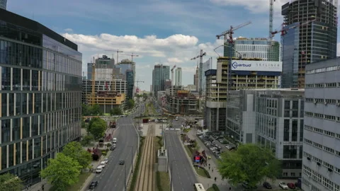 Hyperlapse aerial view of heavy traffic in Warsaw city center Stock-Footage 136499556