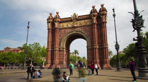 Hyperlapse of the Arc de Triomf, in Barcelona, Spain. Vidéo 64063305