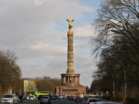 Hyperlapse of Berlin triumphal column Stock Footage 89027013