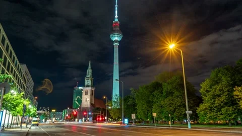 Hyperlapse Of Berlin Tv Tower At night time Video stock 143883688