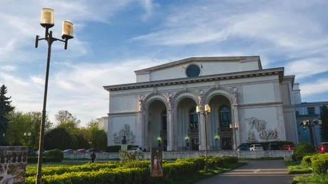 Hyperlapse of the Bucharest National Opera House building. Exterior, facade. Vídeos de archivo 238838843